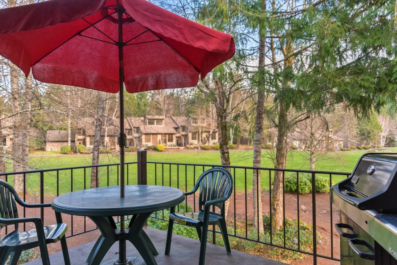 Whispering Woods Resort Welches Habitación foto